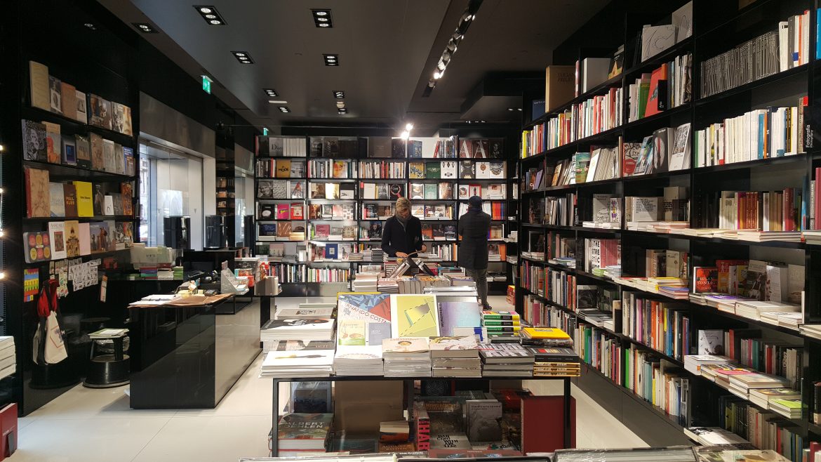 Buchladen Armani Libri in Mailand